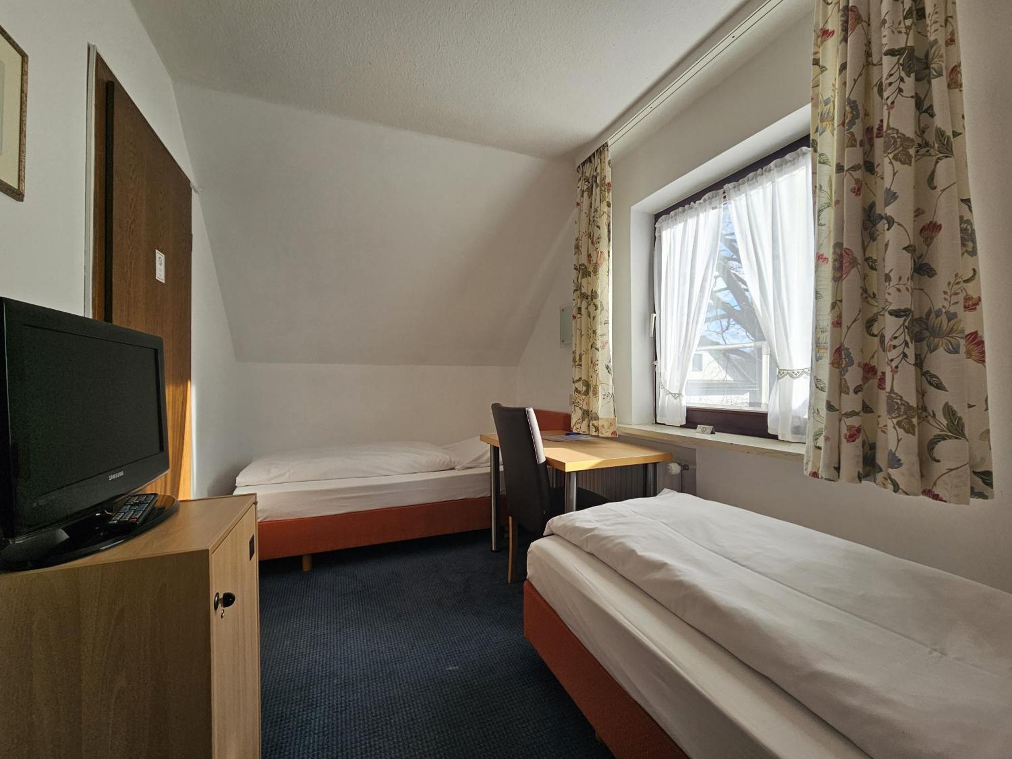 Arrivel Am Bergson - Bisher Hotel Neuner Мюнхен Екстер'єр фото